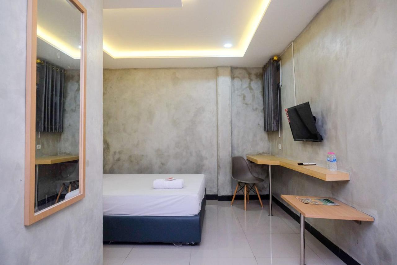 Urbanview Hotel Syariah Artamara Tegal By Reddoorz Exterior photo